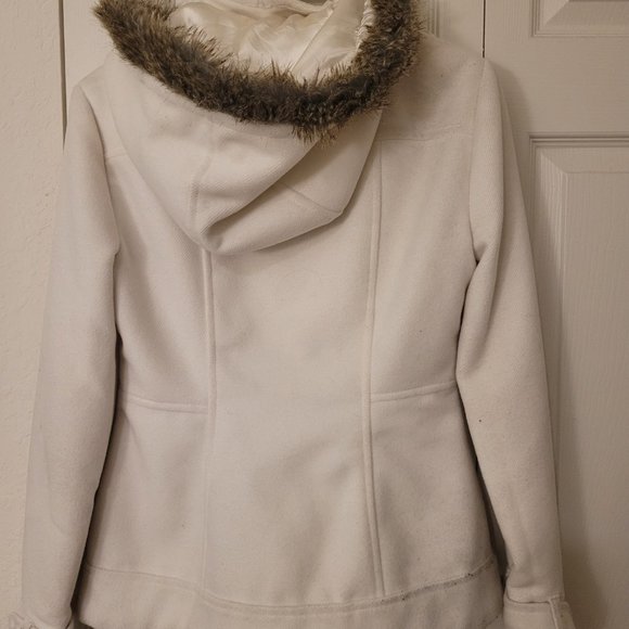 Bebe 2B White Winter Coat Wooden Hardware Faux Fur Hood Small - Picture 5 of 13